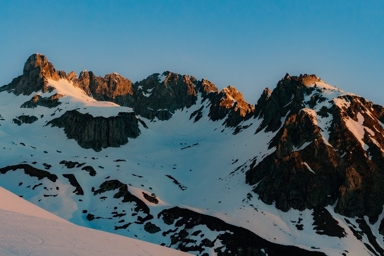 découvrez nos solutions d'élévation de maison pour améliorer l'esthétique, la sécurité et la valeur de votre habitation.