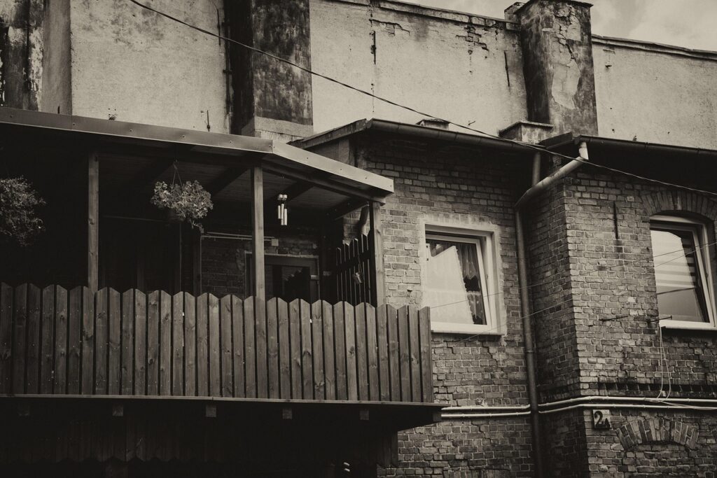 découvrez une variété de plans et designs d'élévations de maisons pour inspirer la construction ou la rénovation de votre habitat.