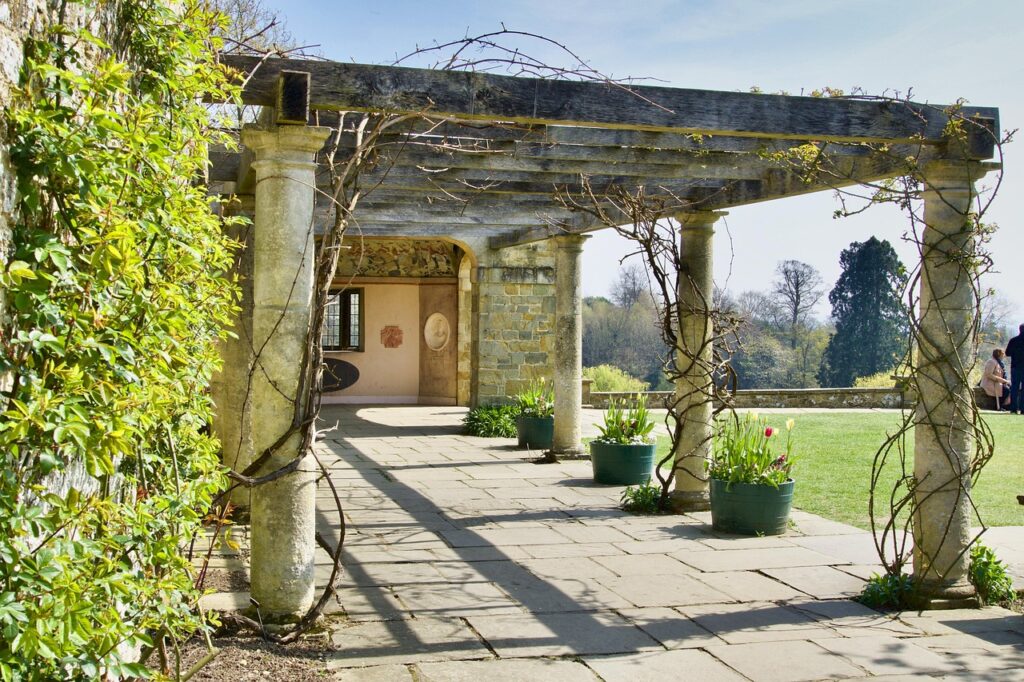 découvrez le coût d'une extension de maison et obtenez des conseils pour bien planifier votre projet d'agrandissement.