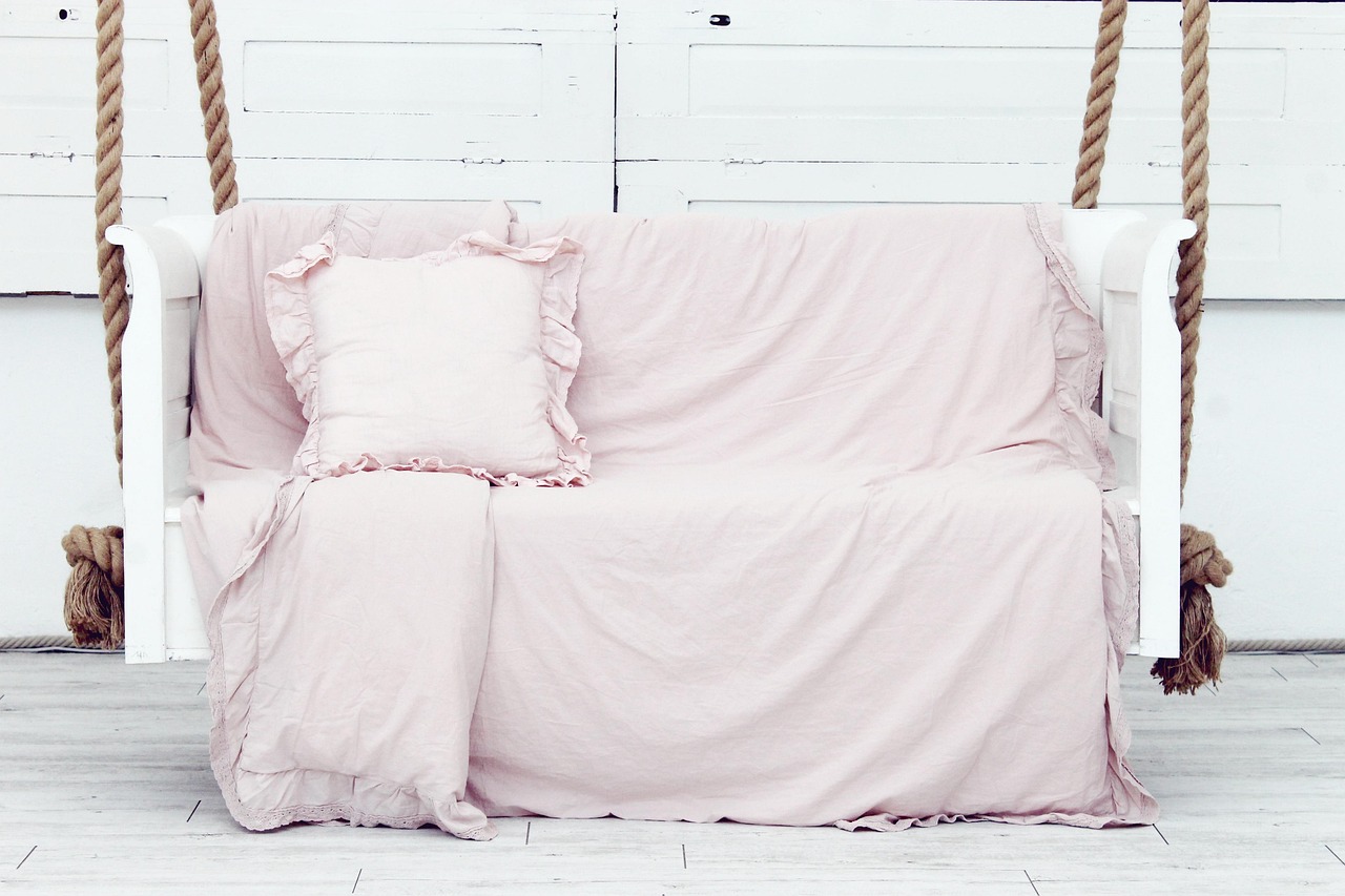 découvrez nos vérandas élégantes et personnalisables, parfaites pour ajouter de la lumière et de l'espace à votre maison tout en profitant du confort à chaque saison.