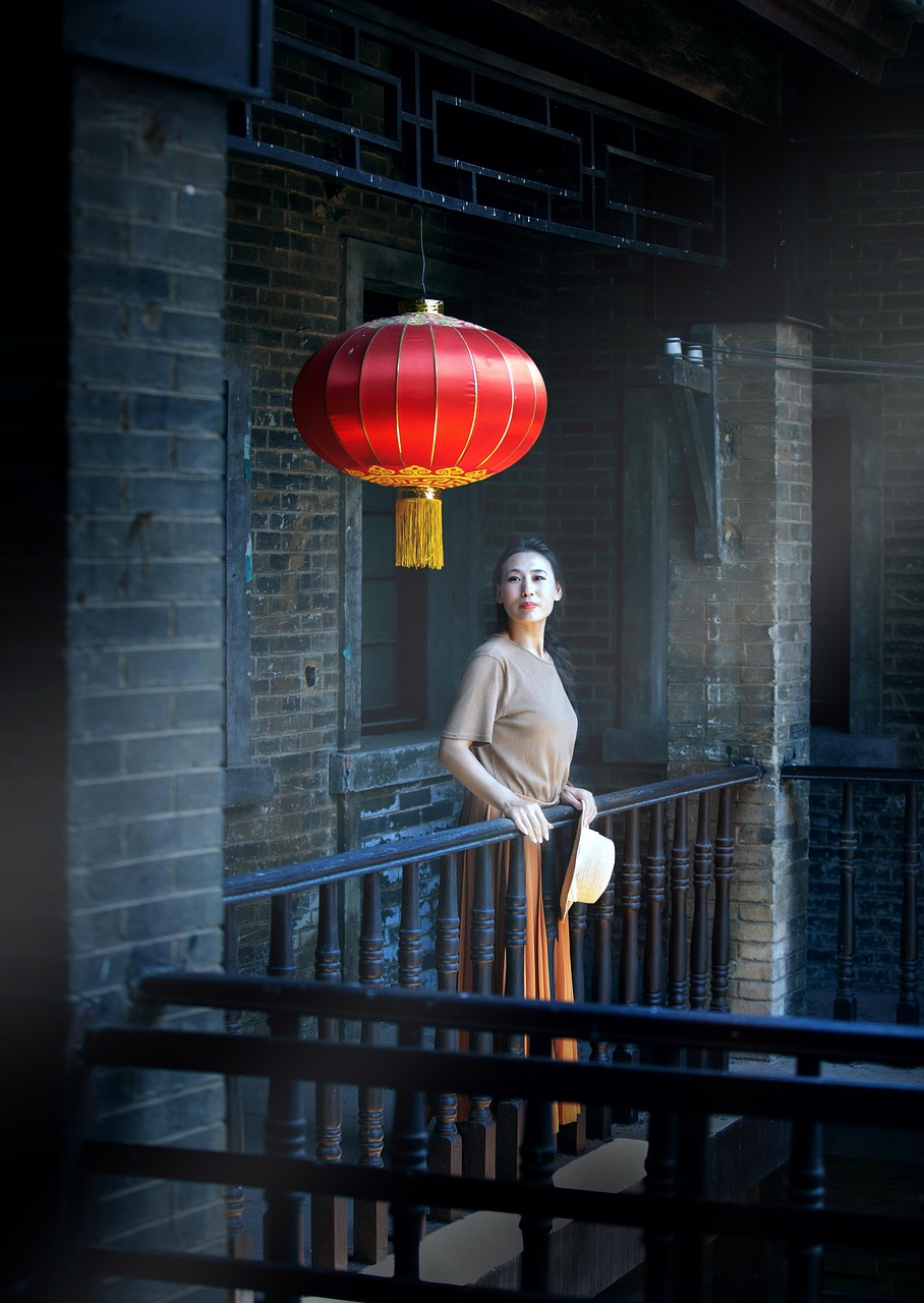 découvrez notre gamme de vérandas élégantes et modernes, conçues pour agrandir votre espace de vie tout en profitant de la lumière naturelle.