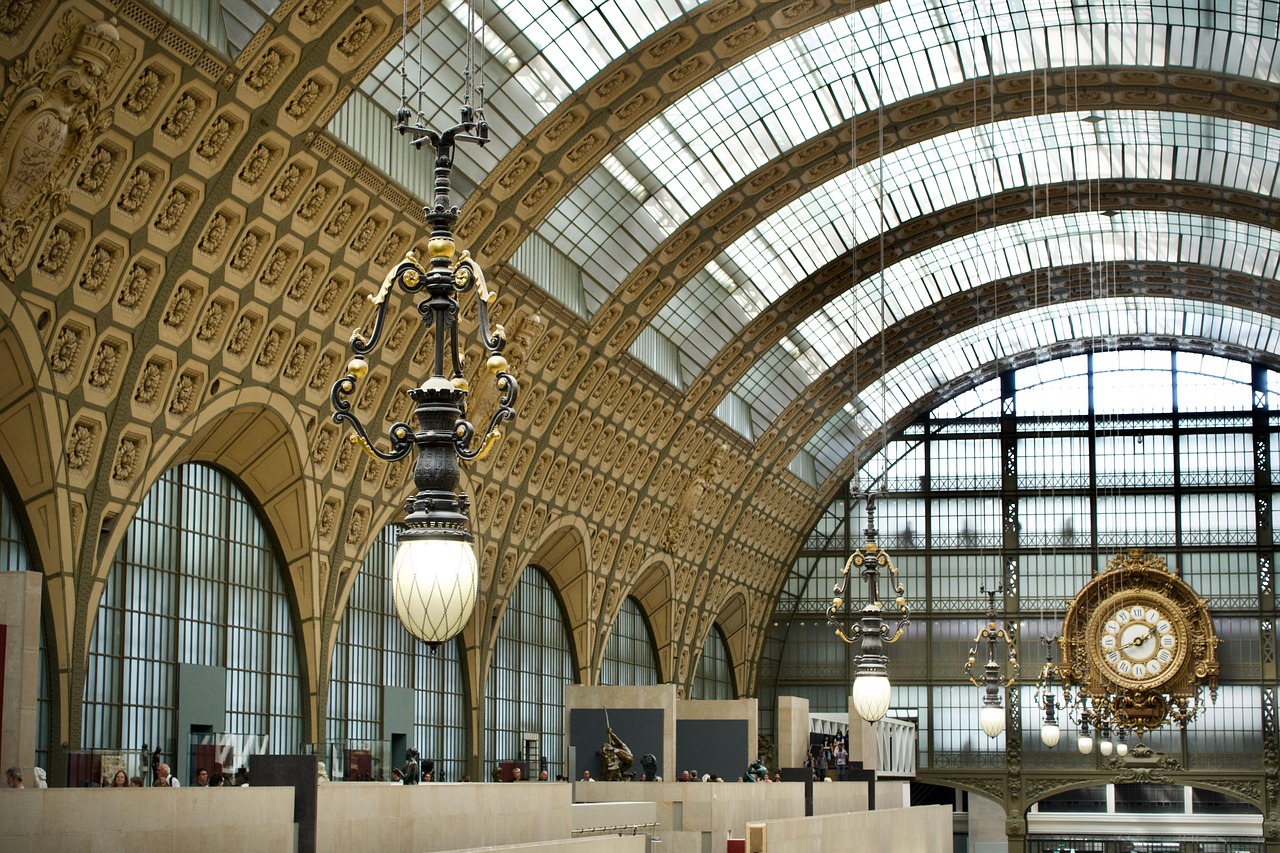 découvrez l'importance de la hauteur minimale sous plafond pour garantir confort et conformité dans vos espaces de vie ou de travail.