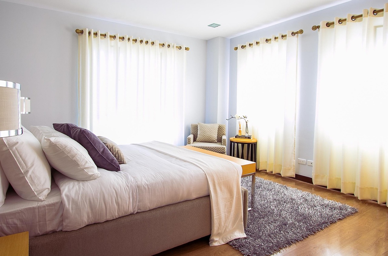découvrez comment assortir votre linge de lit à la décoration de votre chambre pour créer un espace harmonieux, élégant et accueillant.