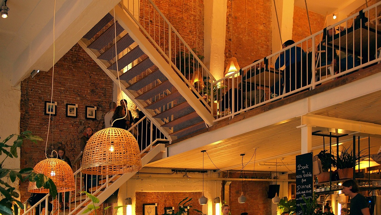 découvrez comment aménager une mezzanine pour optimiser l’espace, créer un coin nuit ou ajouter une pièce de vie à votre intérieur.